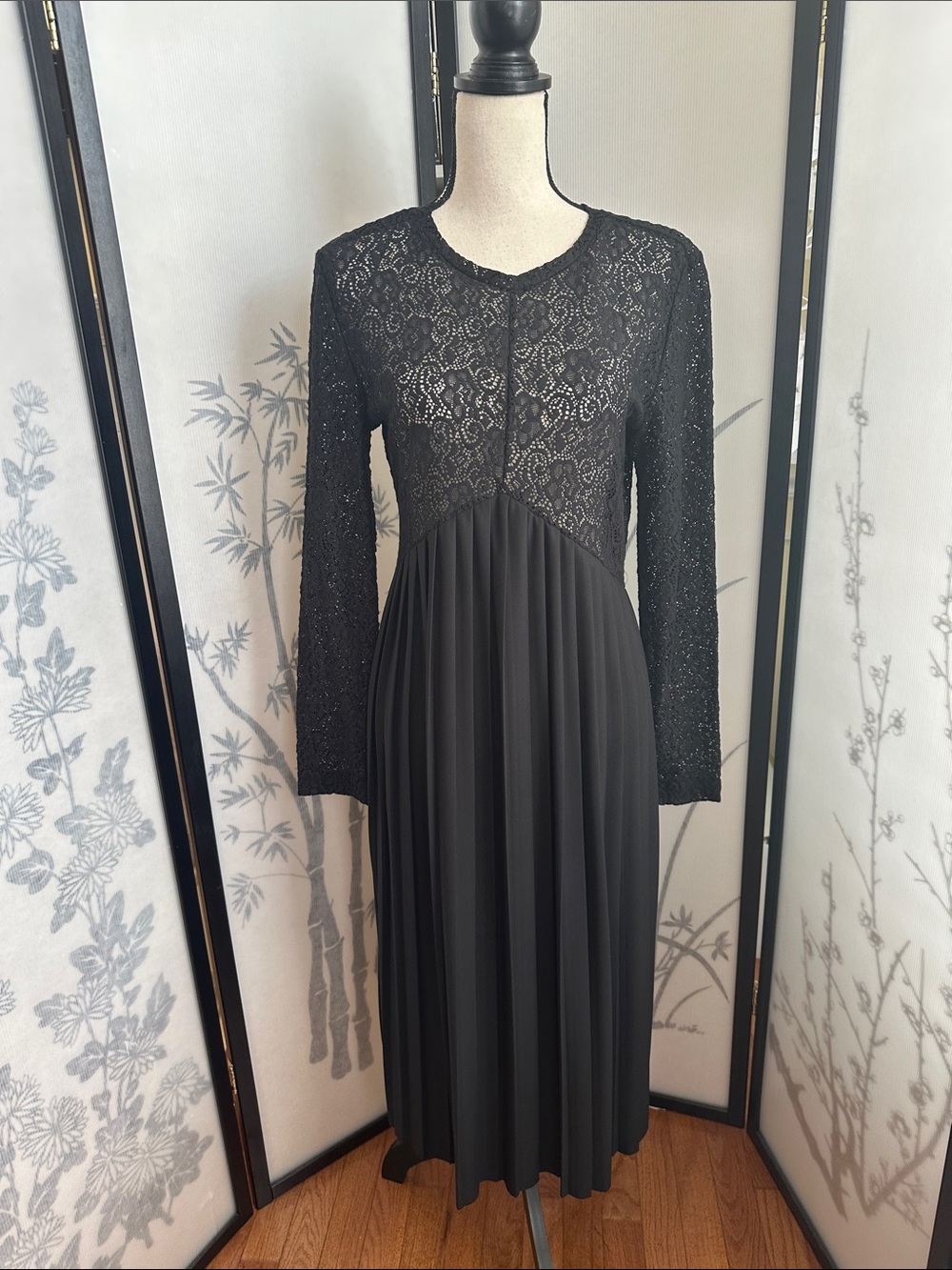 Zara Black Lace Pleated Long Sleeve Midi Dress Women’s Medium